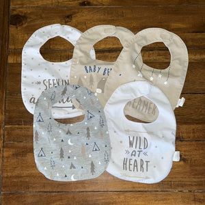 5 pack of baby bibs